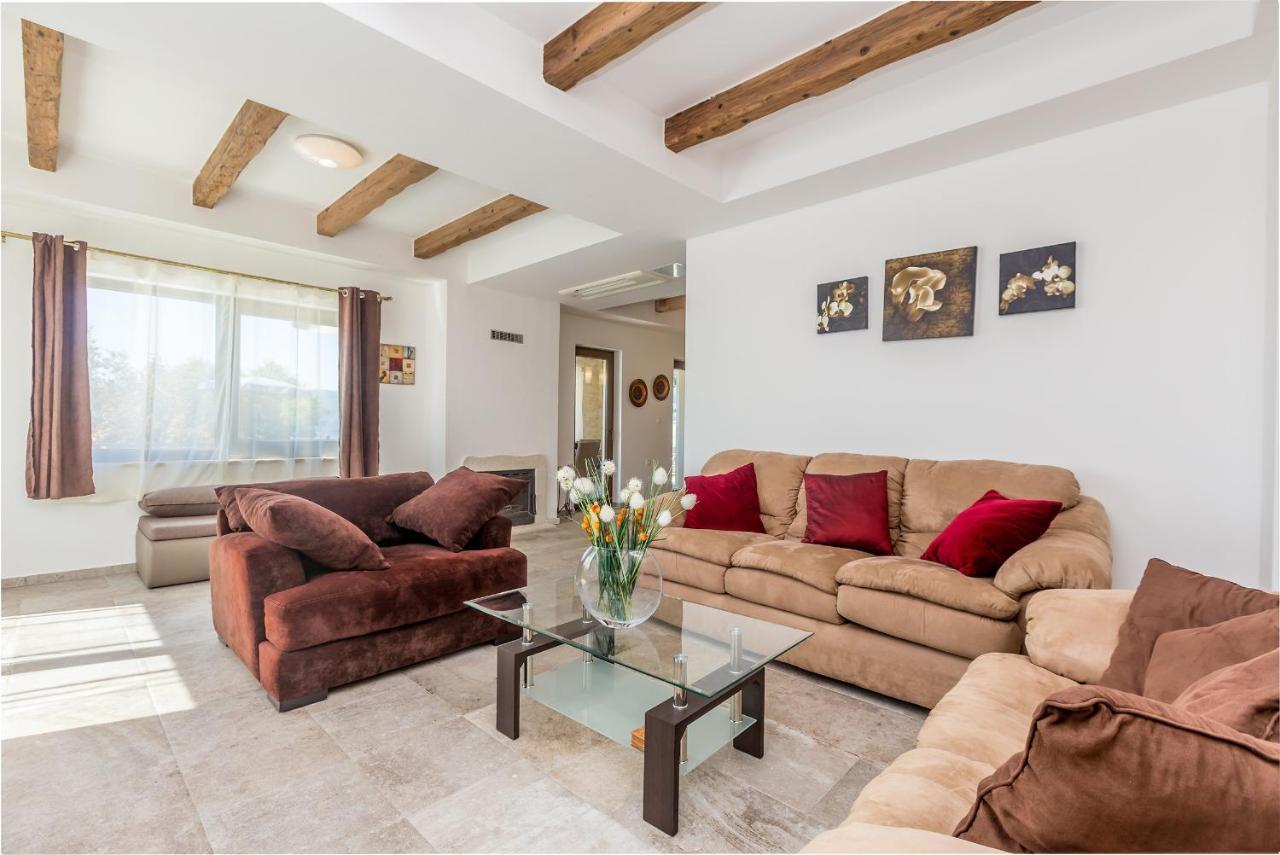 Villa Lurda Linardici Krk Buitenkant foto
